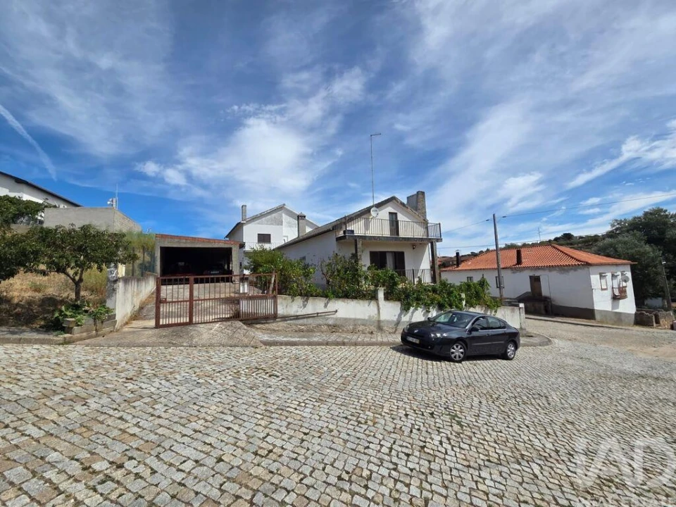 Moradia T3 para Venda em Almendra Foto 39