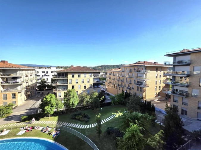 Apartamento T3 para Venda em Santo Antonio dos Olivais Foto 4
