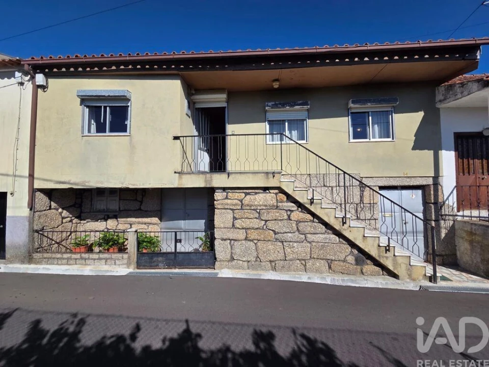 Moradia T4 para Venda em São João de Areias Foto 1