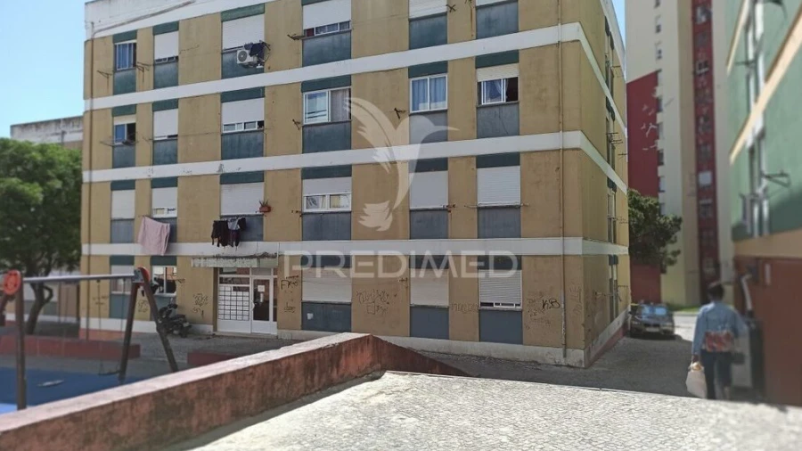 Apartamento T1 para Venda em Corroios