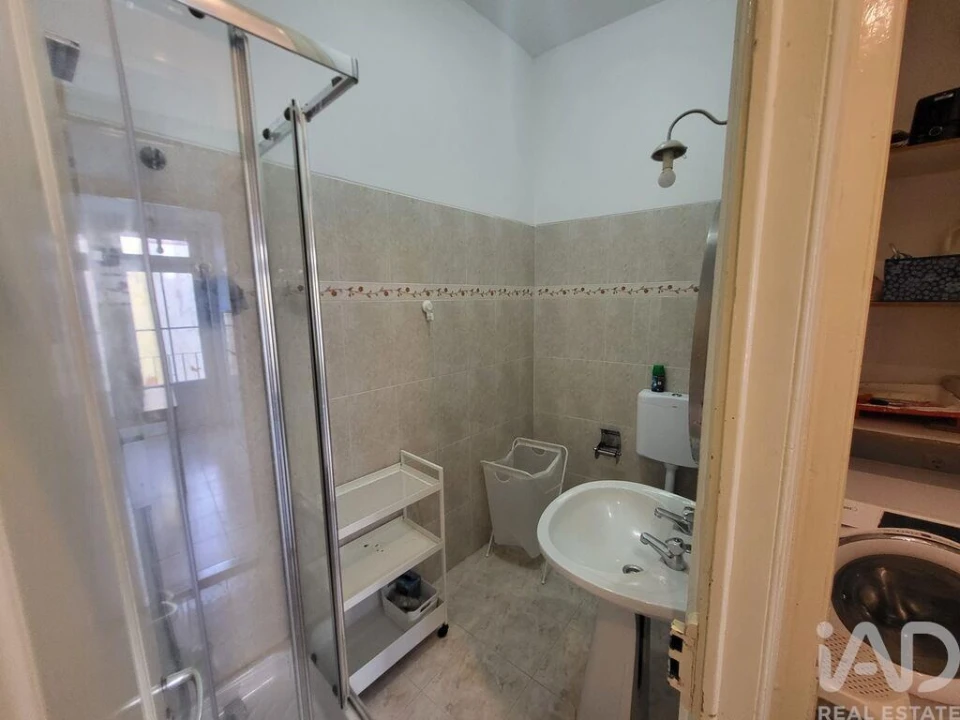 Apartamento T2 para Arrendamento em Misericórdia Foto 11