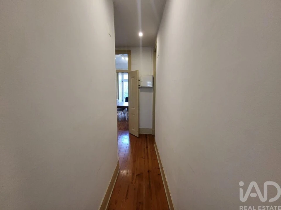 Apartamento T2 para Arrendamento em Misericórdia Foto 15