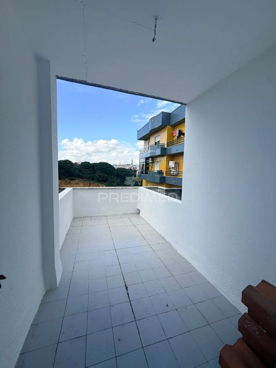 Apartamento T3 para Venda em Laranjeiro e Feijó Foto 18