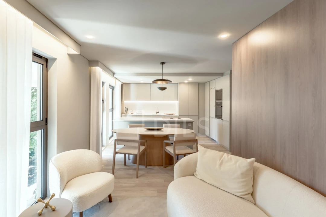 Apartamento T3 para Venda em Santo António Foto 2