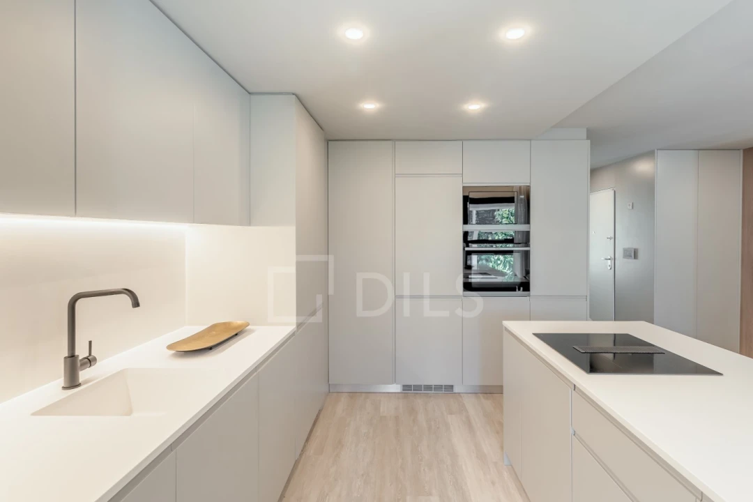 Apartamento T3 para Venda em Santo António Foto 14