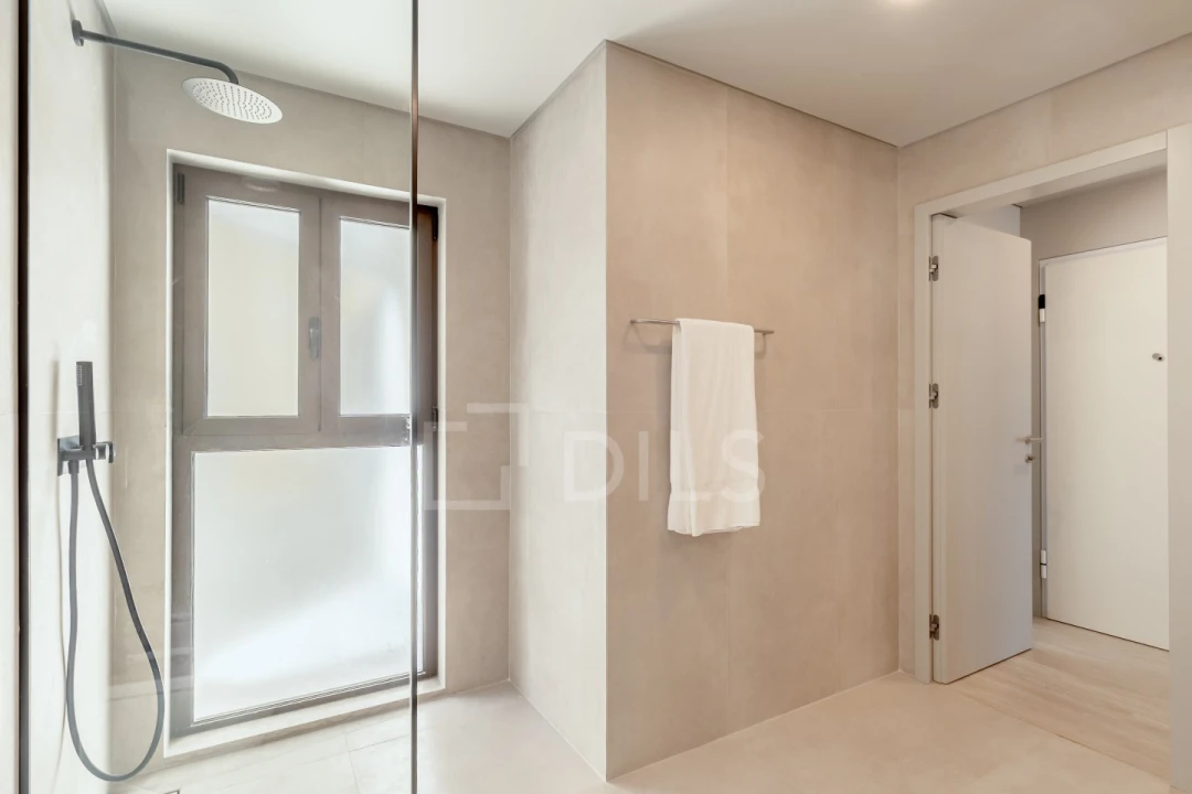 Apartamento T3 para Venda em Santo António Foto 28