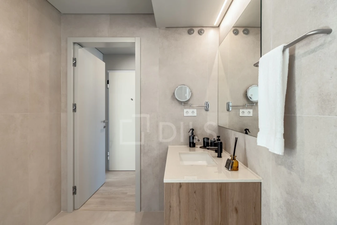 Apartamento T3 para Venda em Santo António Foto 29