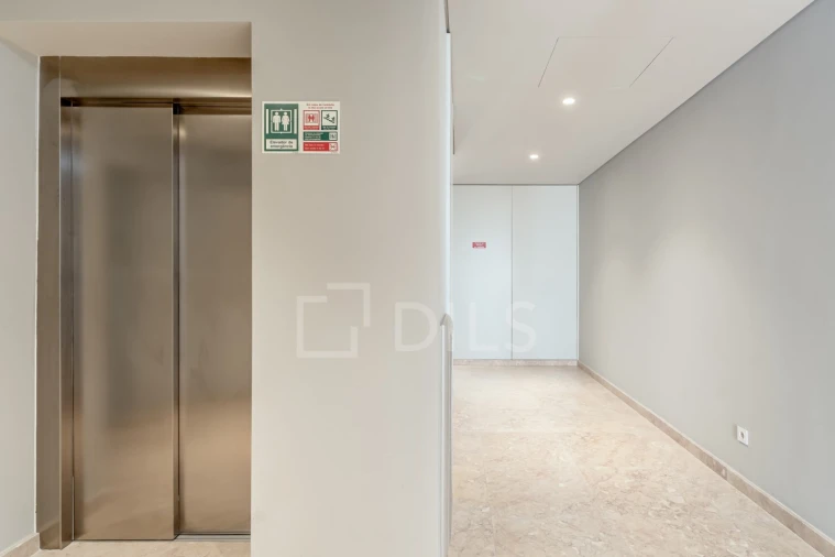 Apartamento T3 para Venda em Santo António Foto 30