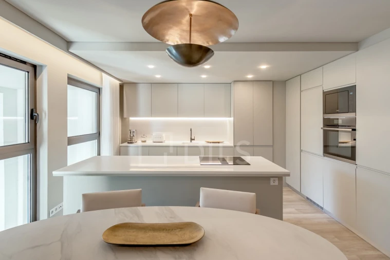 Apartamento T3 para Venda em Santo António Foto 13