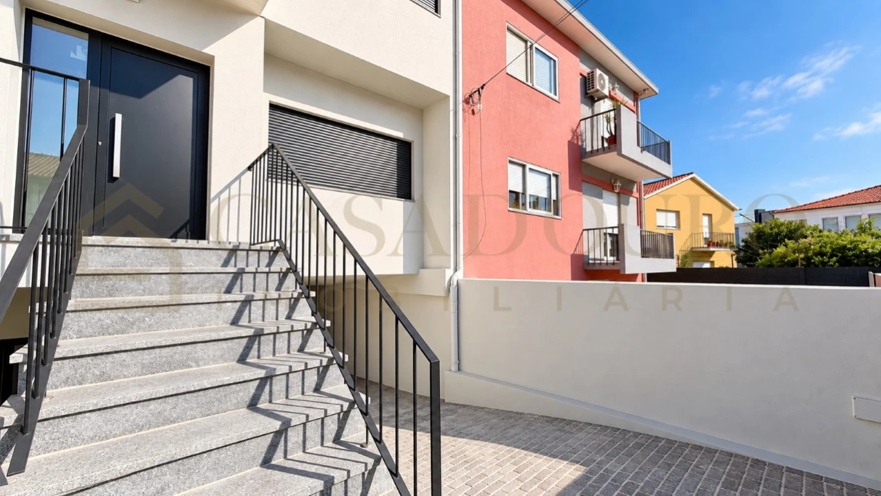 Moradia T3 para Venda em Pedrouços Foto 30