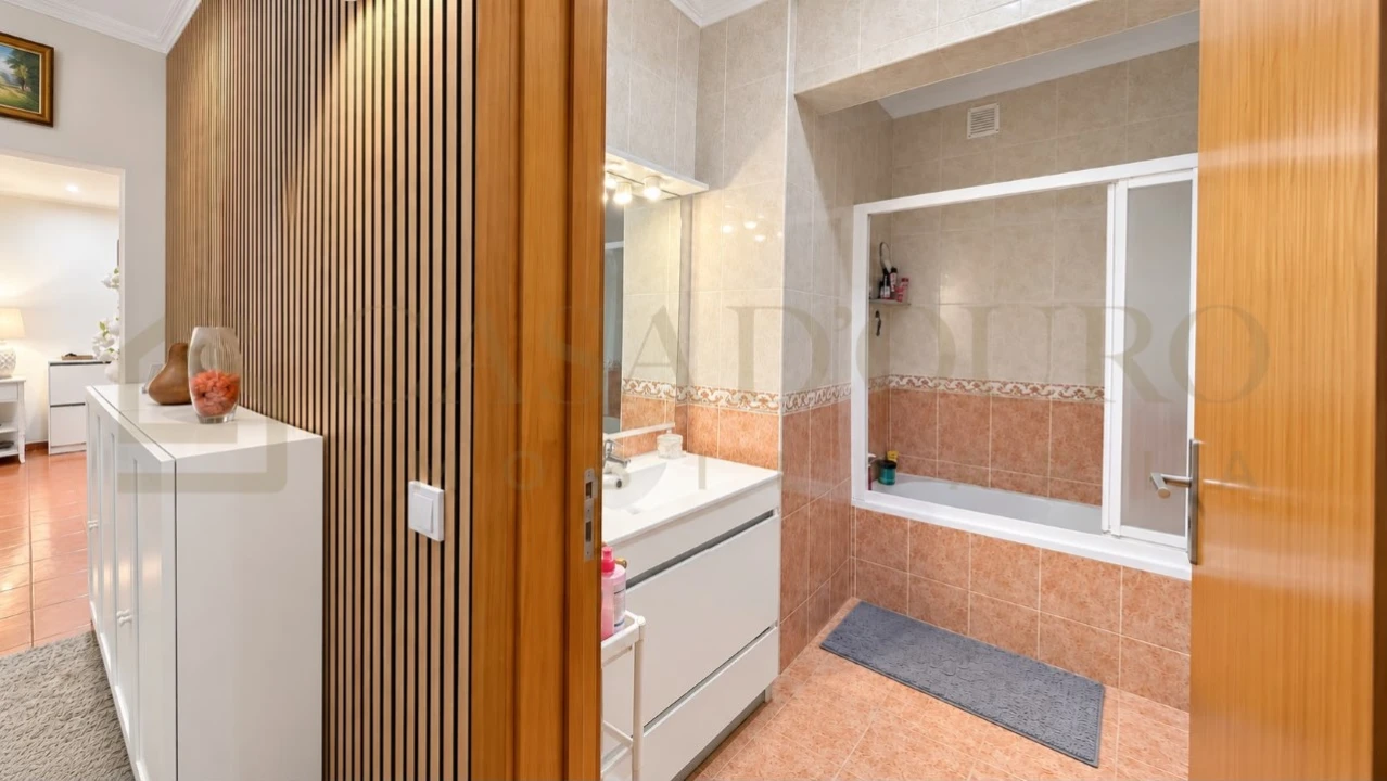 Apartamento T2 para Venda em Valongo Foto 22