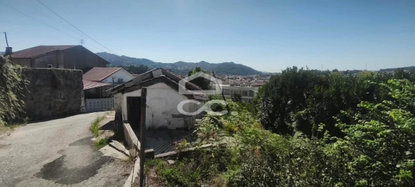 Moradia para Venda em Caldas de Vizela (São Miguel e São João)