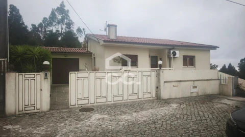 Moradia T3 para Venda em Oliveira, São Paio e São Sebastião