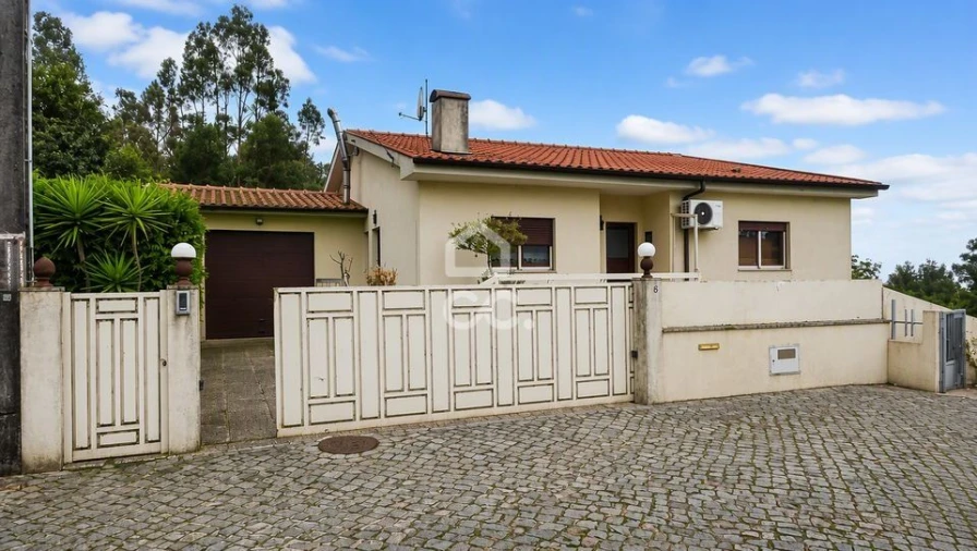 Moradia T3 para Venda em Oliveira, São Paio e São Sebastião Foto 4