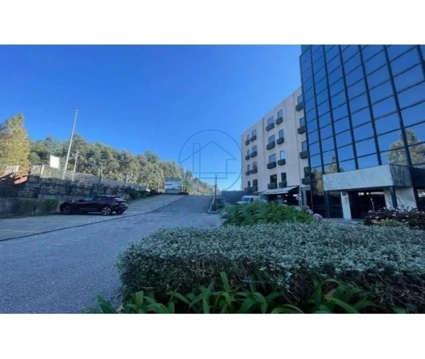 Armazém para Venda em Cidade da Maia Foto 4