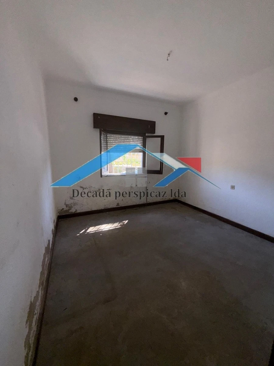 Moradia T3 para Venda em Couço Foto 6