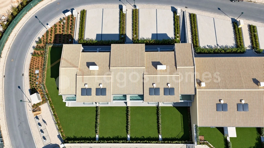 Moradia T4 para Venda em Lagos (São Sebastião e Santa Maria) Foto 2