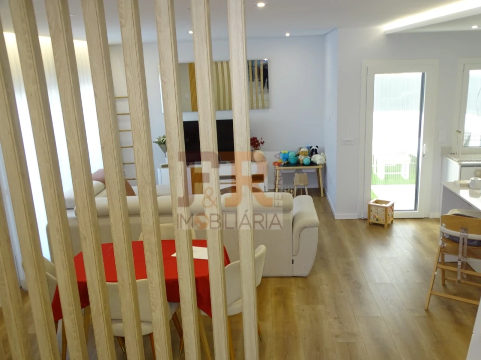 Moradia T4 para Venda em Fernao Ferro Foto 11