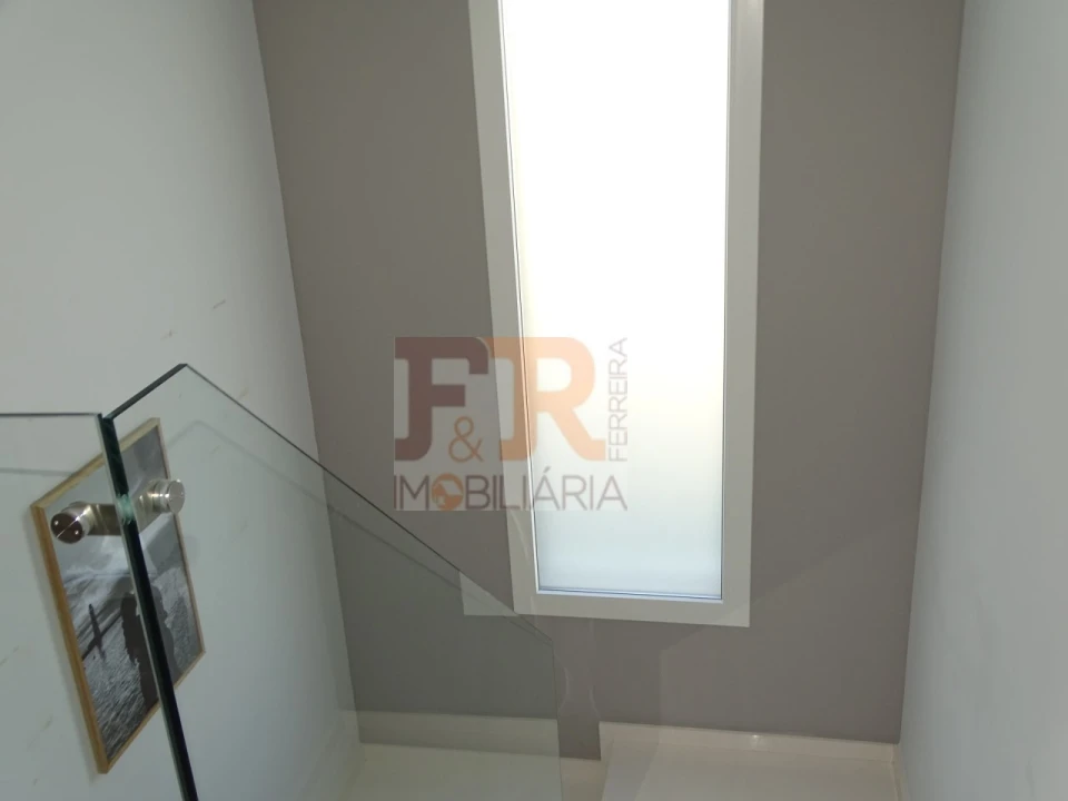 Moradia T4 para Venda em Fernao Ferro Foto 34