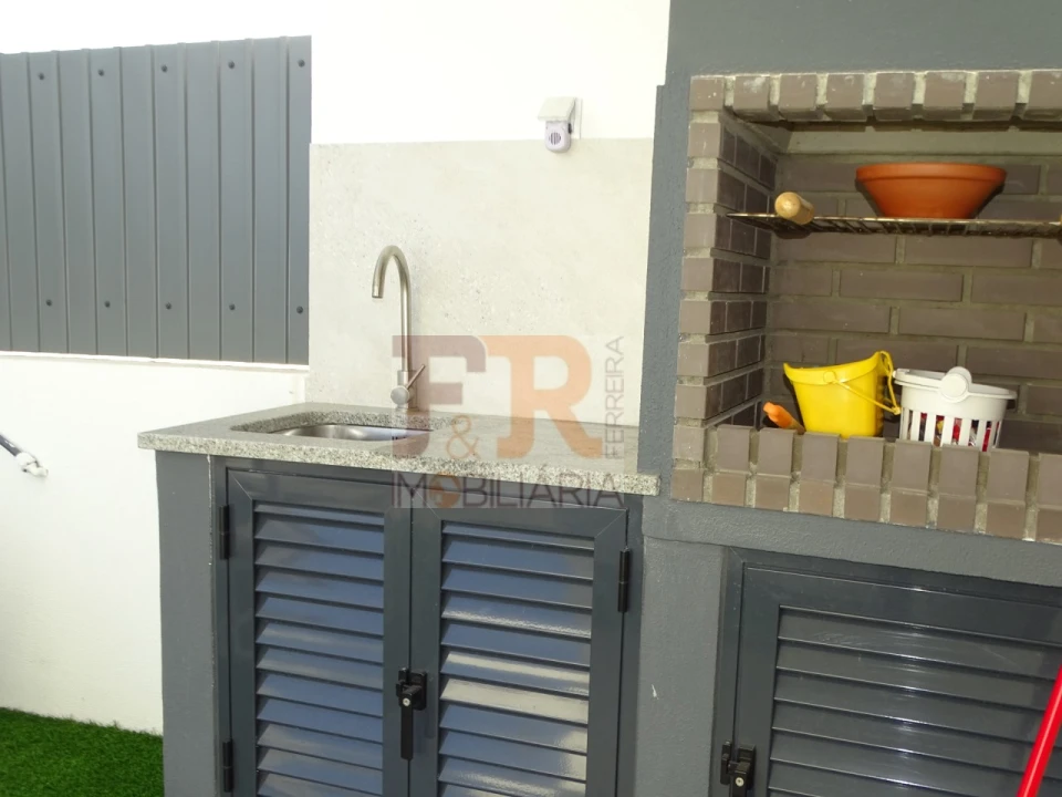 Moradia T4 para Venda em Fernao Ferro Foto 57