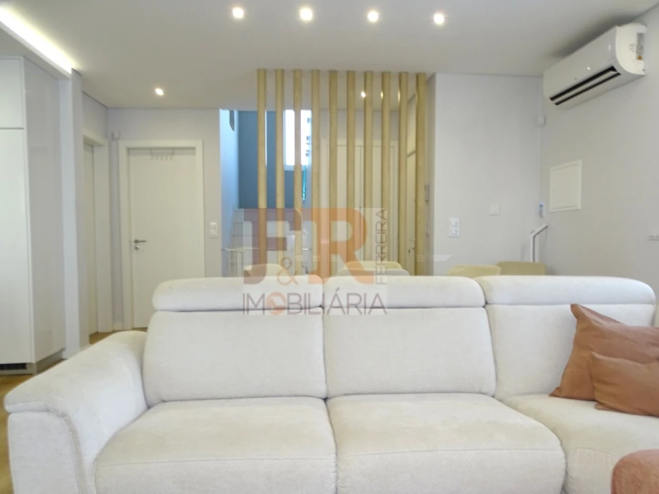 Moradia T4 para Venda em Fernao Ferro Foto 18