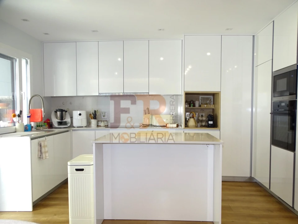 Moradia T4 para Venda em Fernao Ferro Foto 15