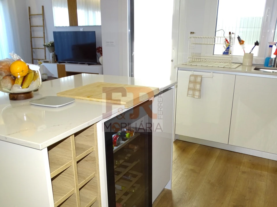Moradia T4 para Venda em Fernao Ferro Foto 30