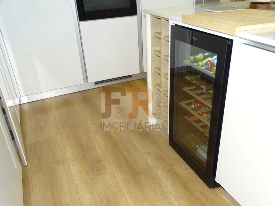 Moradia T4 para Venda em Fernao Ferro Foto 33