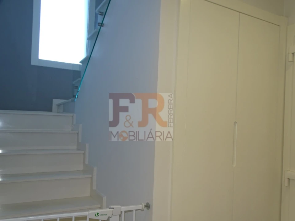 Moradia T4 para Venda em Fernao Ferro Foto 39