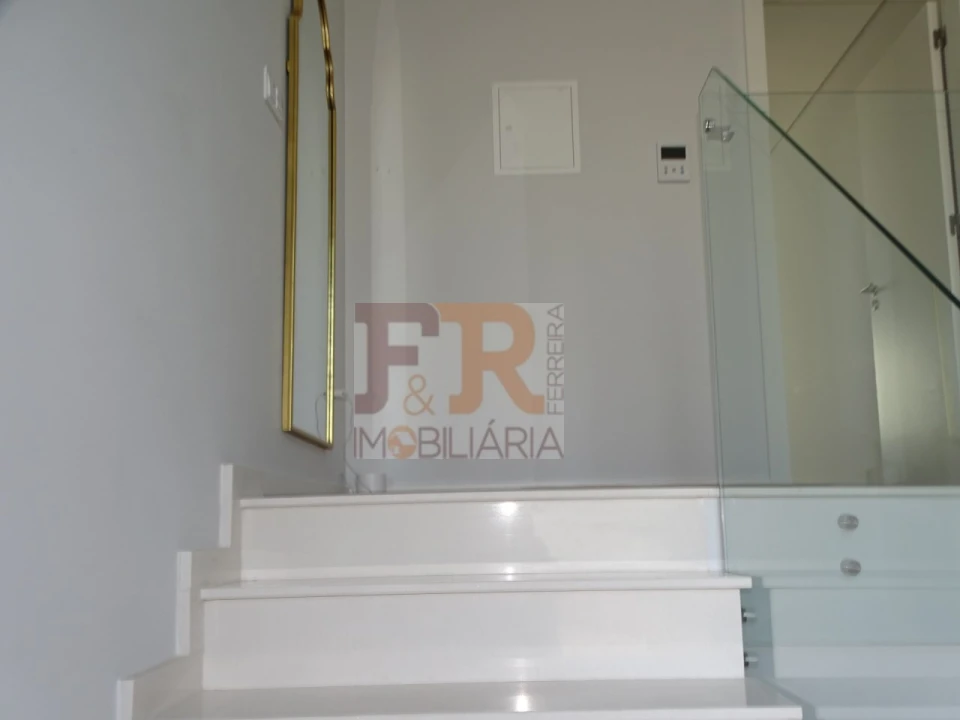 Moradia T4 para Venda em Fernao Ferro Foto 41