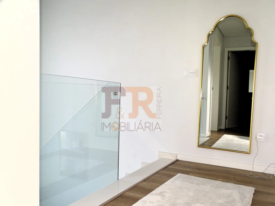 Moradia T4 para Venda em Fernao Ferro Foto 42