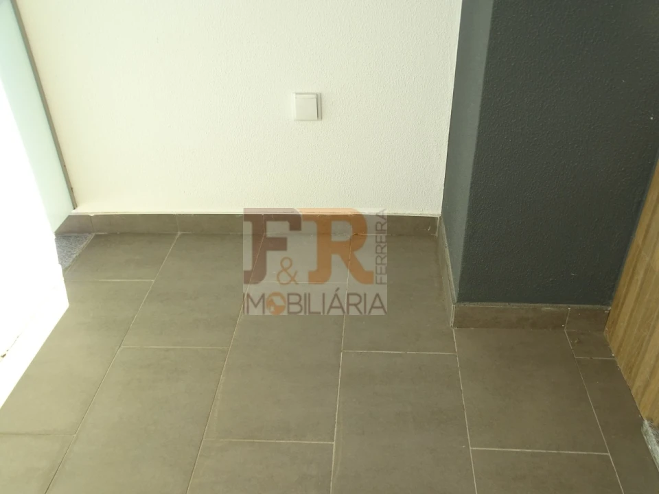 Moradia T4 para Venda em Fernao Ferro Foto 47