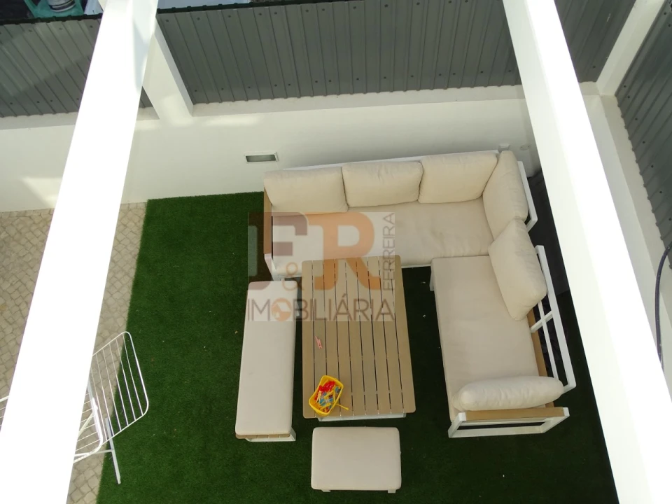 Moradia T4 para Venda em Fernao Ferro Foto 60