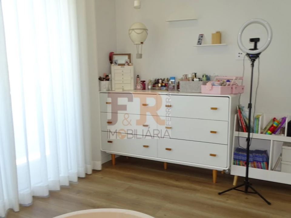 Moradia T4 para Venda em Fernao Ferro Foto 52