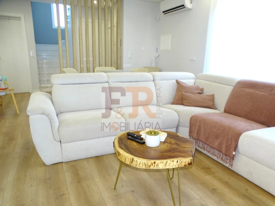 Moradia T4 para Venda em Fernao Ferro Foto 31