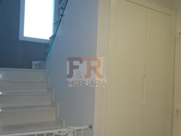 Moradia T4 para Venda em Fernao Ferro