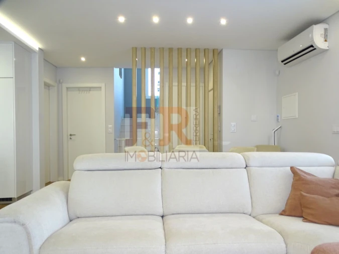 Moradia T4 para Venda em Fernao Ferro Foto 14