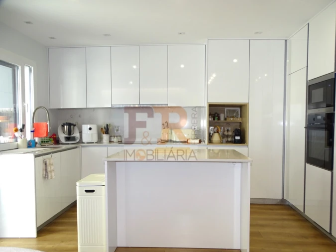 Moradia T4 para Venda em Fernao Ferro Foto 15