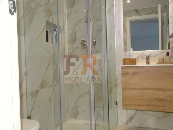 Moradia T4 para Venda em Fernao Ferro Foto 37