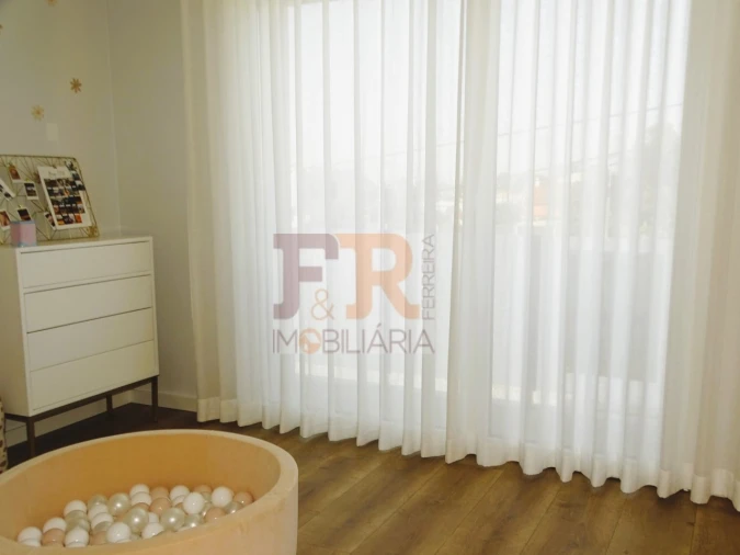 Moradia T4 para Venda em Fernao Ferro Foto 50