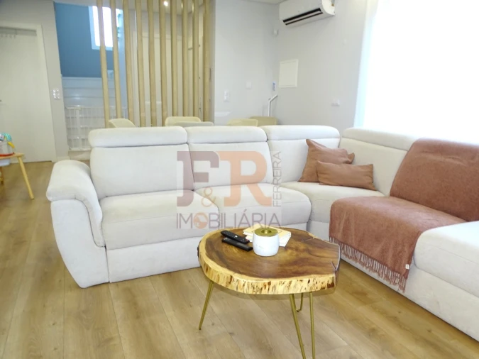 Moradia T4 para Venda em Fernao Ferro Foto 31
