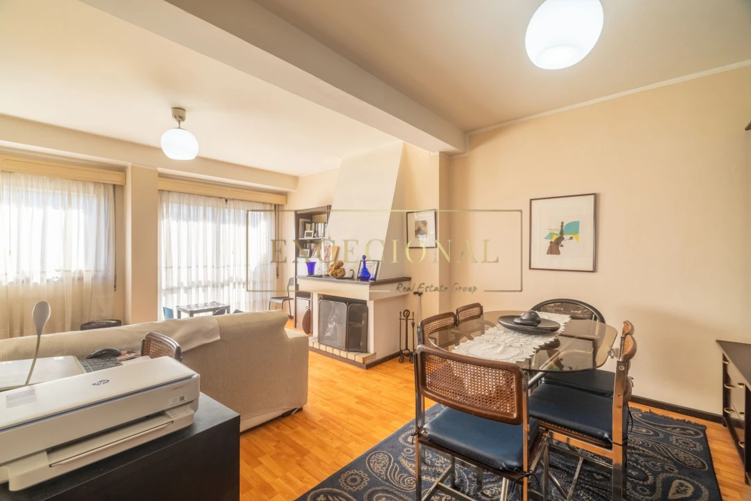 Apartamento T3 para Venda em Vilar de Andorinho Foto 2