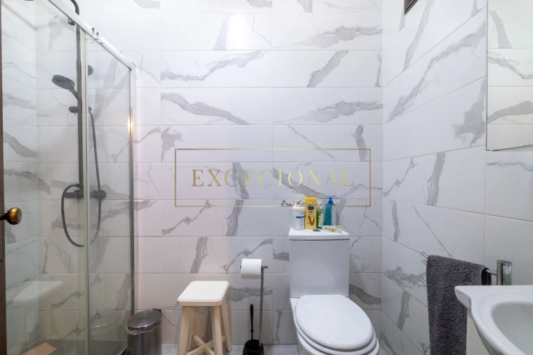 Apartamento T3 para Venda em Vilar de Andorinho Foto 14