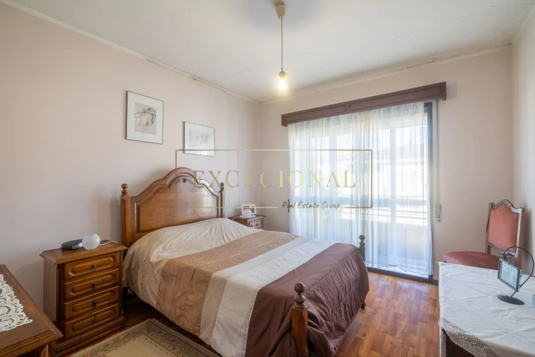 Apartamento T3 para Venda em Vilar de Andorinho Foto 11