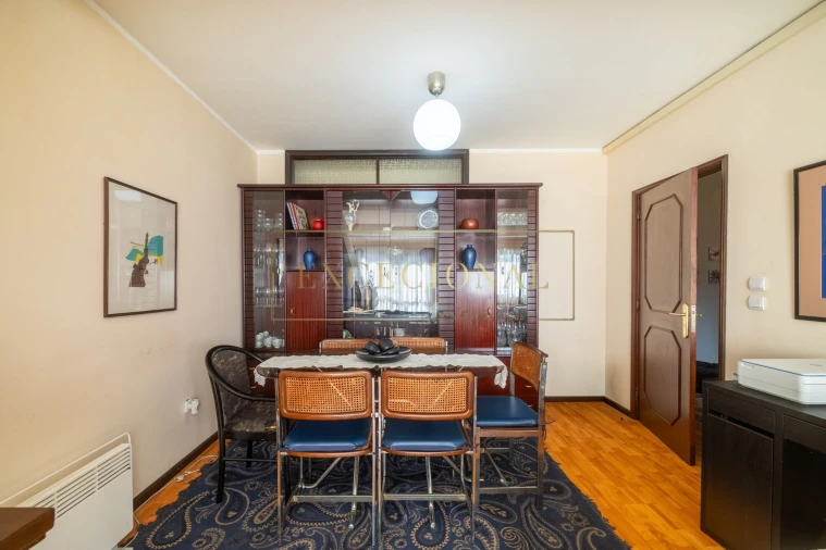 Apartamento T3 para Venda em Vilar de Andorinho Foto 3