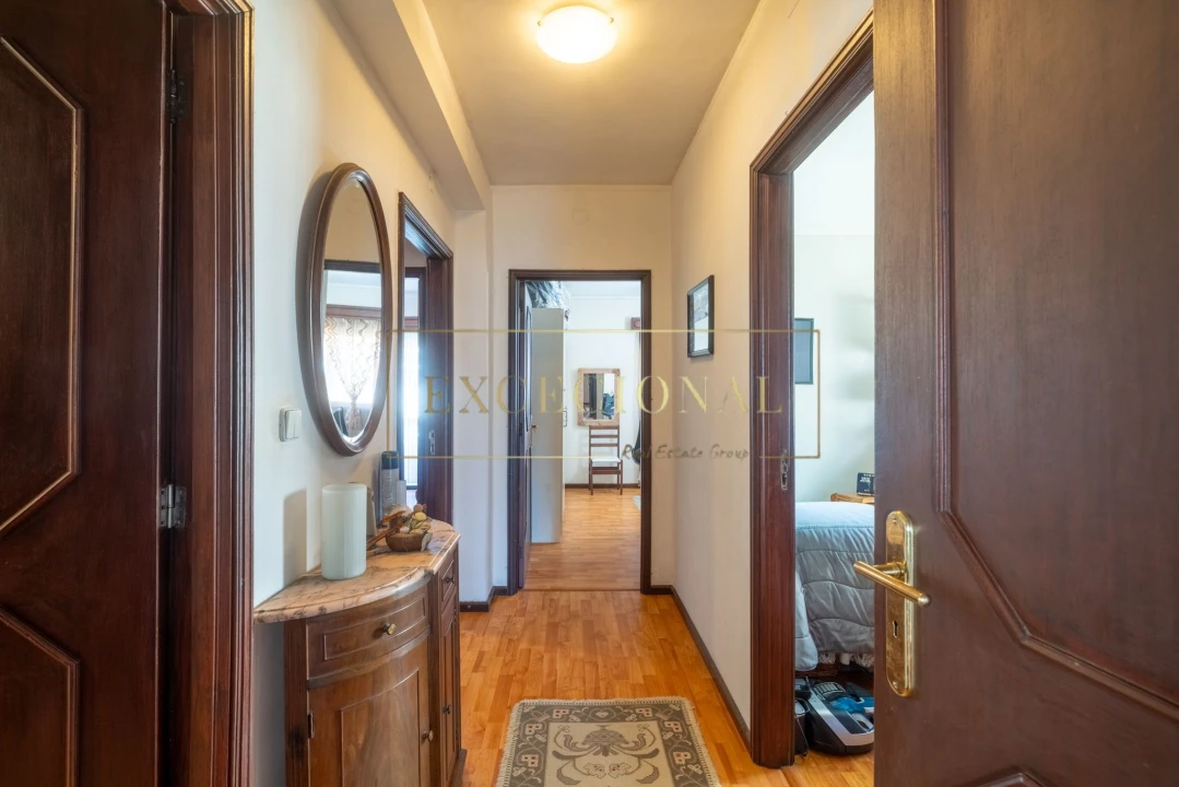 Apartamento T3 para Venda em Vilar de Andorinho Foto 9