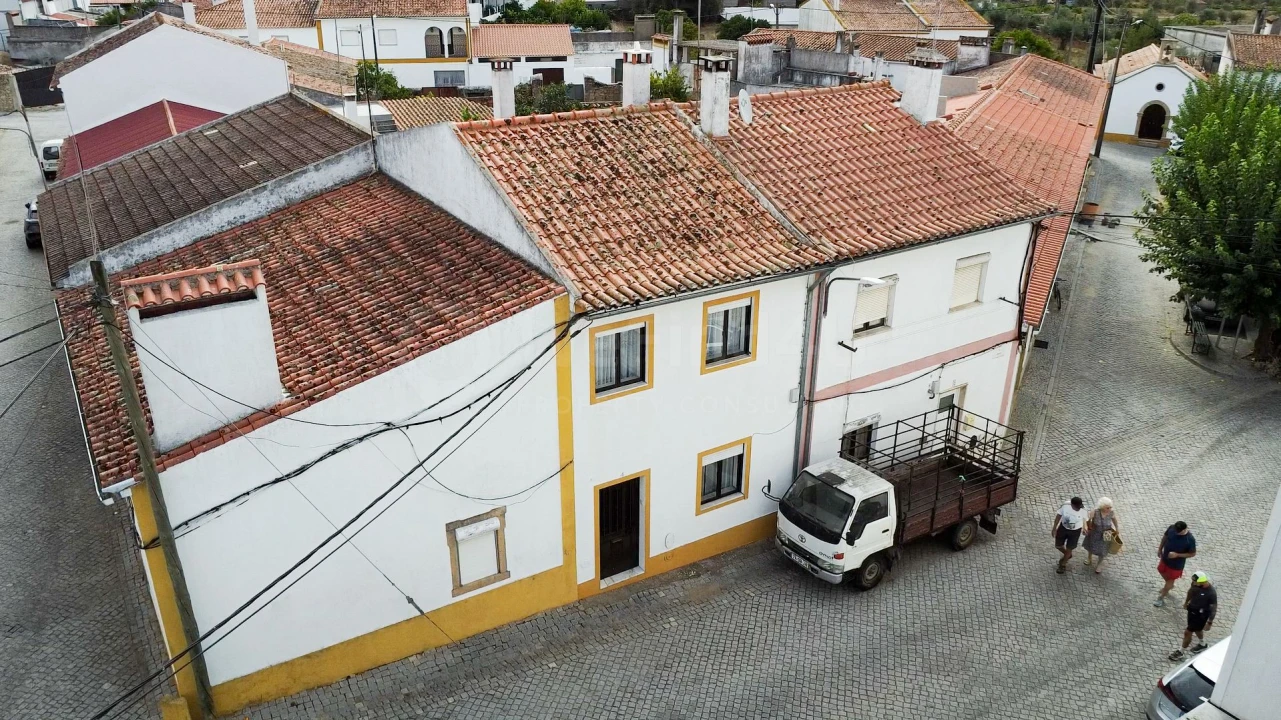 Moradia T2 para Venda em Gafete Foto 1