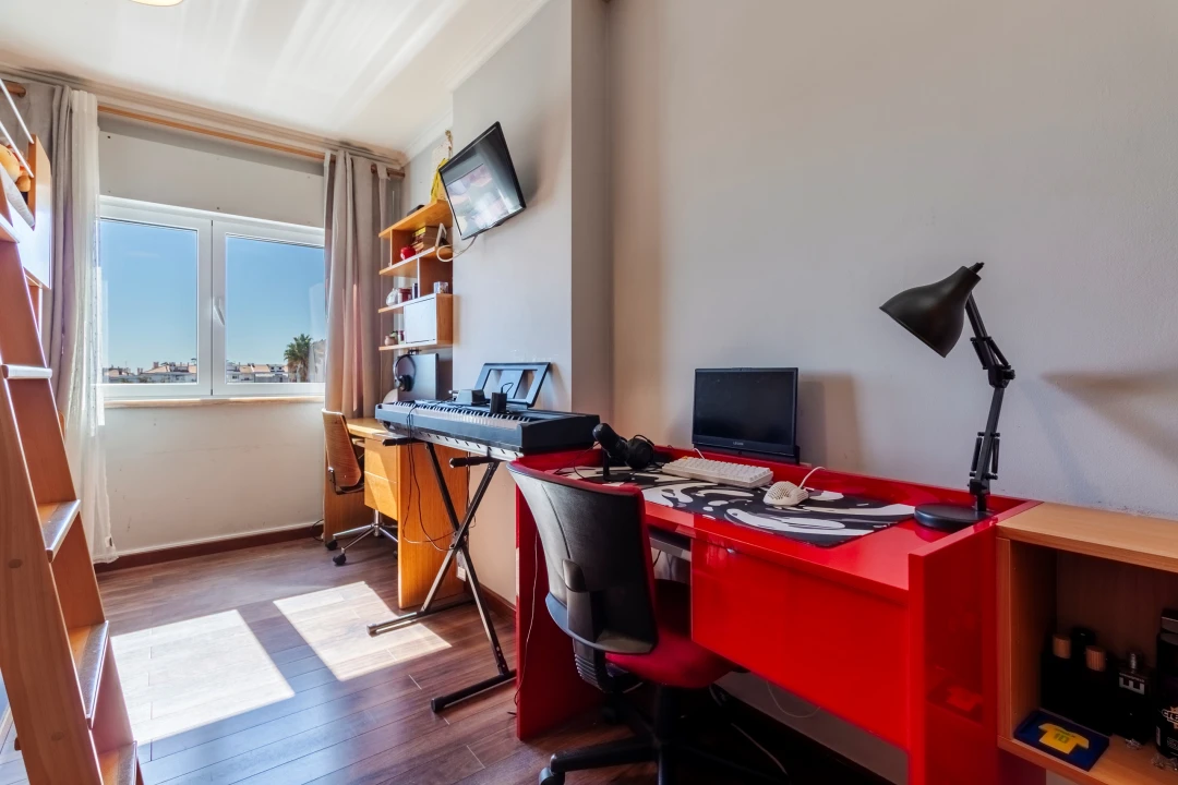 Apartamento T2 para Venda em Algueirão-Mem Martins Foto 16