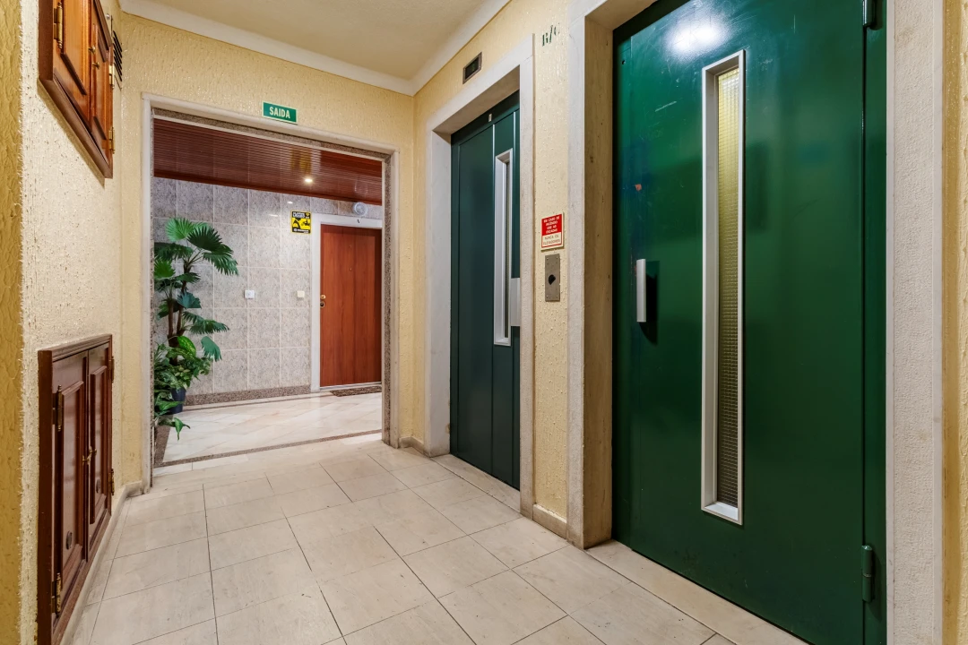 Apartamento T2 para Venda em Algueirão-Mem Martins Foto 31