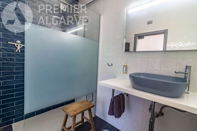 Moradia T4 para Venda em Quelfes